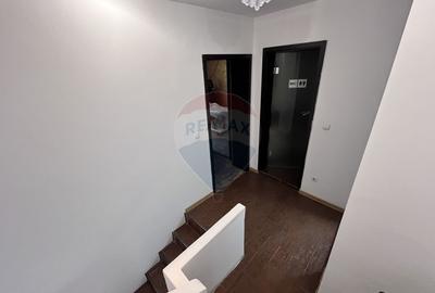 Vila de închiriat 6 camere Piata Victoriei - 18