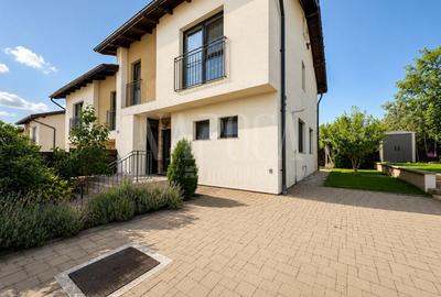 Duplex cu 4 camere în Dâmbul Rotund