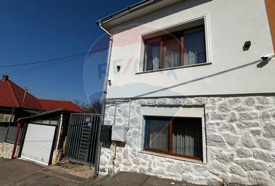 Casă / Vilă cu 3 camere de vânzare strada Juhasz Gyula - 1