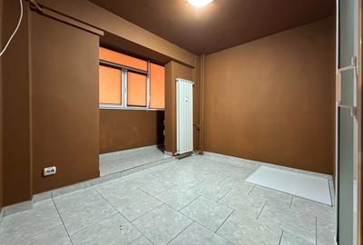 Spatiu comercial stradal, vad pietonal, parcare libera - 7