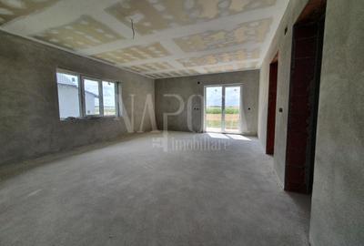 Casă cu 4 camere în Sântandrei