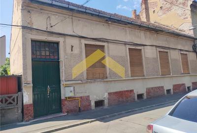 Casă individuală cu 5 camere în Ultracentral