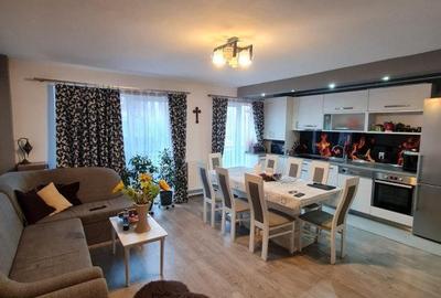 Apartament cu 4 camere semidecomandat, mobilat în Florești