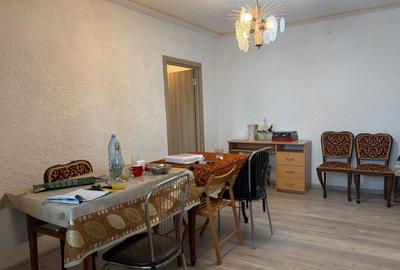 Apartament spatios cu trei camere, Aparatorii Patriei, 124.000€ - 2