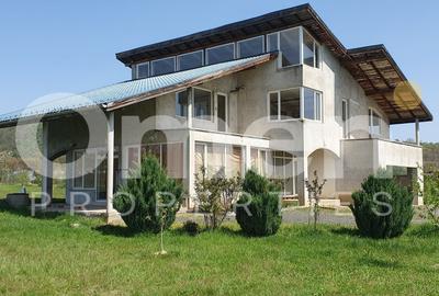 Casa de vânzare Tăuții-Măgherăuș de 323 mp si 57 de ari teren - 2