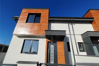 Duplex cu 4 camere în Moșnița Nouă