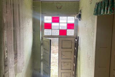 Casa veche cu sura zona linistita - 14