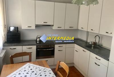 Apartament cu 4 camere 90 mp de inchiriat  etaj 1 in Alba Iulia Cetate Bulevard - 9