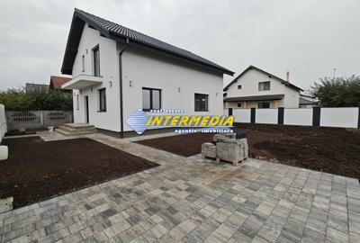 Casa cu 4 camere teren 361 mp de vanzare in Alba Iulia - 1