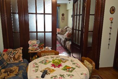 Ap. 3 camere, in Roman, decomandate, etaj 1, bloc de cărămidă, aproape de centru - 3