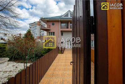 1/2 Duplex  S+D+P+2E, 455 mp in zona centrala a mun. Bacau - 1