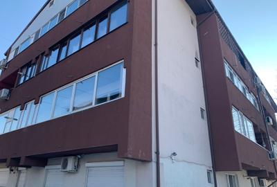 Apartament cu 3 camere decomandat, mobilat în Berceni
