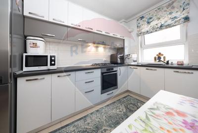 Apartament cu 2 camere decomandat, mobilat în Tractorul