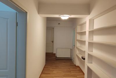 Apartament 3 camere liber la vanzare zona Colinei - 12
