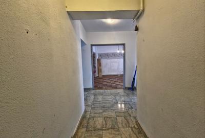 Ultracentral Tomis Mall 3 camere decomandat etaj 3/7 - 14