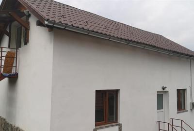 Casă individuală cu 4 camere în Cernatu