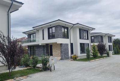 Casă individuală cu 5 camere în Corbeanca