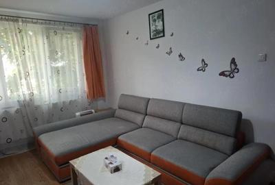 Vand apartament cu 2 camere in zona Straja Sector 4 - 6