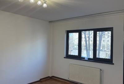 Apartament bacau 2 camere ultracentral etajul 1 prima inchiriere - 1