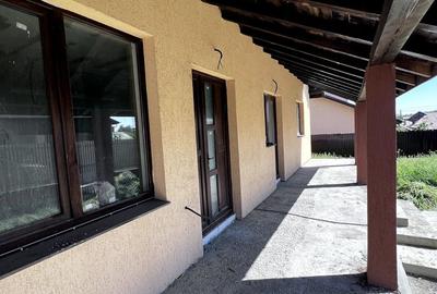 Vanzare casa P+M in Sendreni( in spatele Primariei), pret 99 000 euro - 4