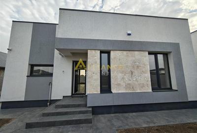 Casa Individuala - 3 camere - 2 bai - 371 mp teren - 2