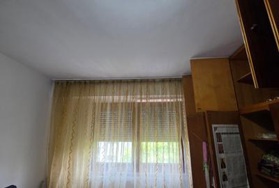 Scoala 30 - apartament cu 4 camere, decomandat - 4
