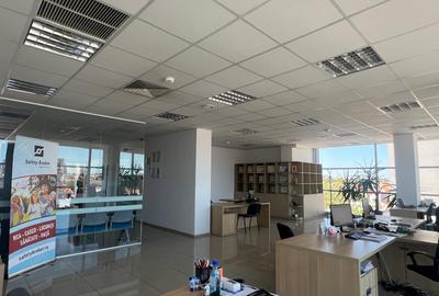 Birou  elegant, mobilat,luminos, supraf. vitrata mare, lift , 241 mp, Bd. Mamaia - 18