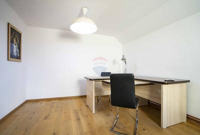 De vânzare casă cu 6 camere, ultracentral – str. Moscovei - 12