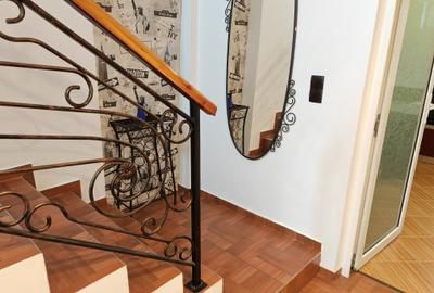 Casa 8 camere mobilata si utilata RASNOV - 16