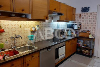 Casa si curte pretabila pentru 2 familii 980 mp teren liber Cisnadie - 20