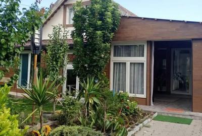 Casă individuală cu 4 camere în Variaș