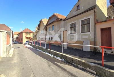 Casă cu potențial în Schei – cu front la două străzi | Strada Egalității - 1