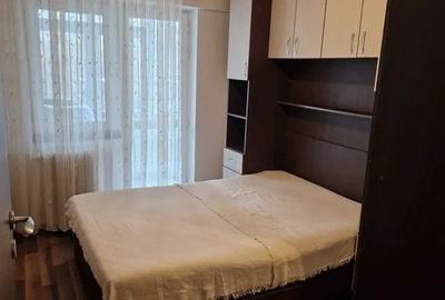Apartament cu 3 camere decomandat în Giurgiului