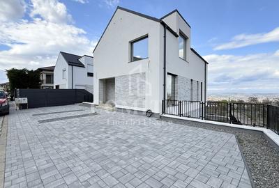 Casă individuală cu 5 camere în Bună Ziua