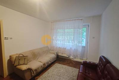 Apartament cu 2 camere semidecomandat, mobilat în Podu Roș