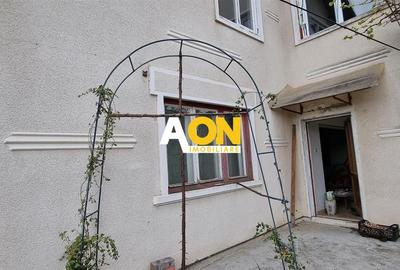 Casă individuală cu 5 camere în Central