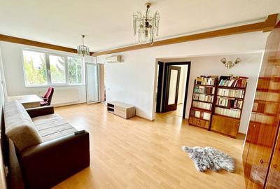 Apartament cu 2 camere, semidecomandat, 64 mp, parcare, zona Piata Engels. - 1