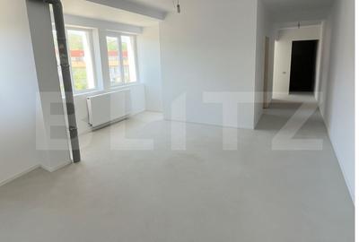 Apartament cu 3 camere semidecomandat în Florești