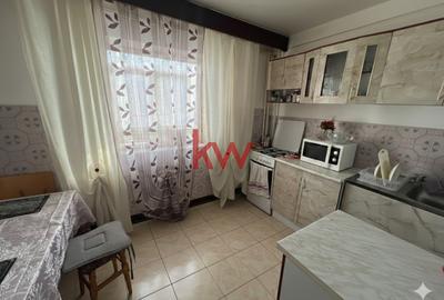 Apartament cu 3 camere, mobilat în Nicolina
