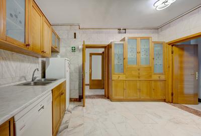 Apartament luminos de 5 camere de închiriat, etaj 1/4, garaj, Bd. Primăverii! - 19