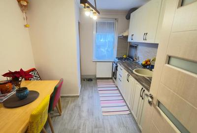 Apartament cu 2 camere decomandat în Craiter