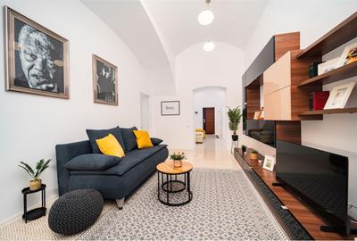 Apartament renovat in cladire istorica zona Unirii - 1