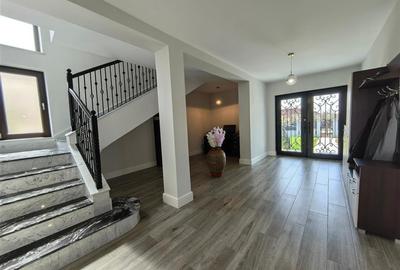 Vila impunatoare cu 6 camere spatioase in stil american - 8