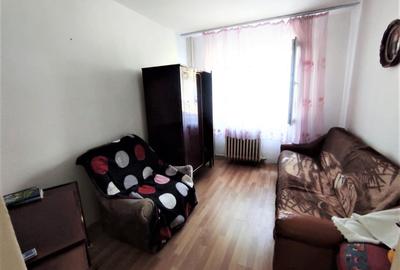 Apartament cu 2 camere semidecomandat în Milcov