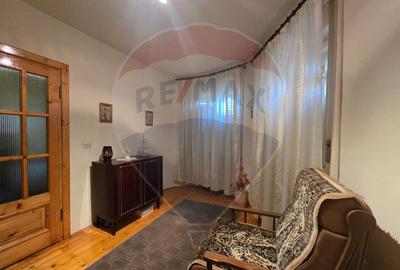 Casă spațioasă 331 mp utili + 5175 mp teren | Piscină interioară - 12