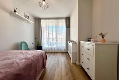 Vânzare  3 camere Grigorescu- -etaj 5/10-2 băi- parcare subter- terasa - 16