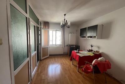 4 camere Bd. Unirii-Nerva Traian, adiacent