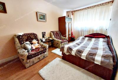 Apartament cu 2 Camere Decomandate în Micro 18