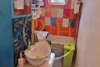 Vand apartament cu 4 camere in zona spitalul judetean,comision ,,0'' - 18
