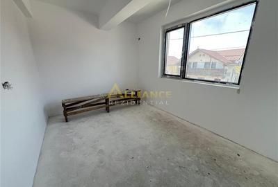 Vila Individuala - 5 camere-3 bai-Strada Miorita-500 M  de STV - 18